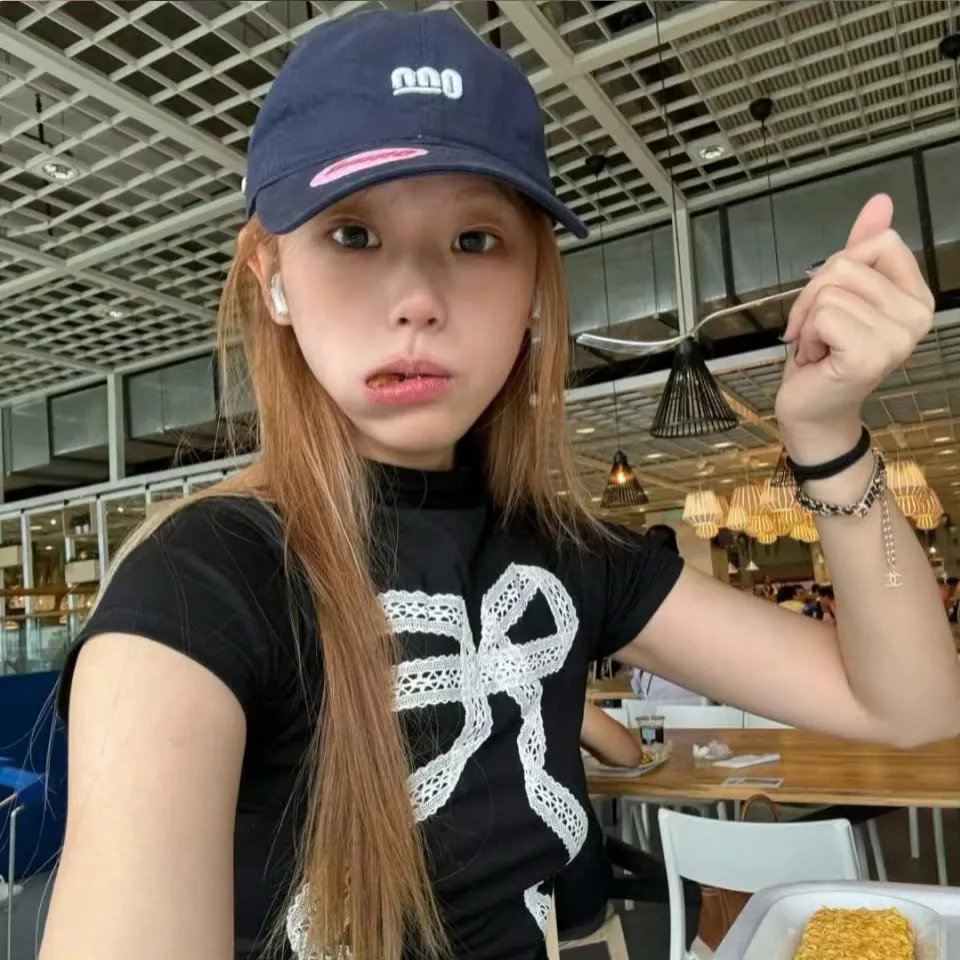 尼维尔内来的美女